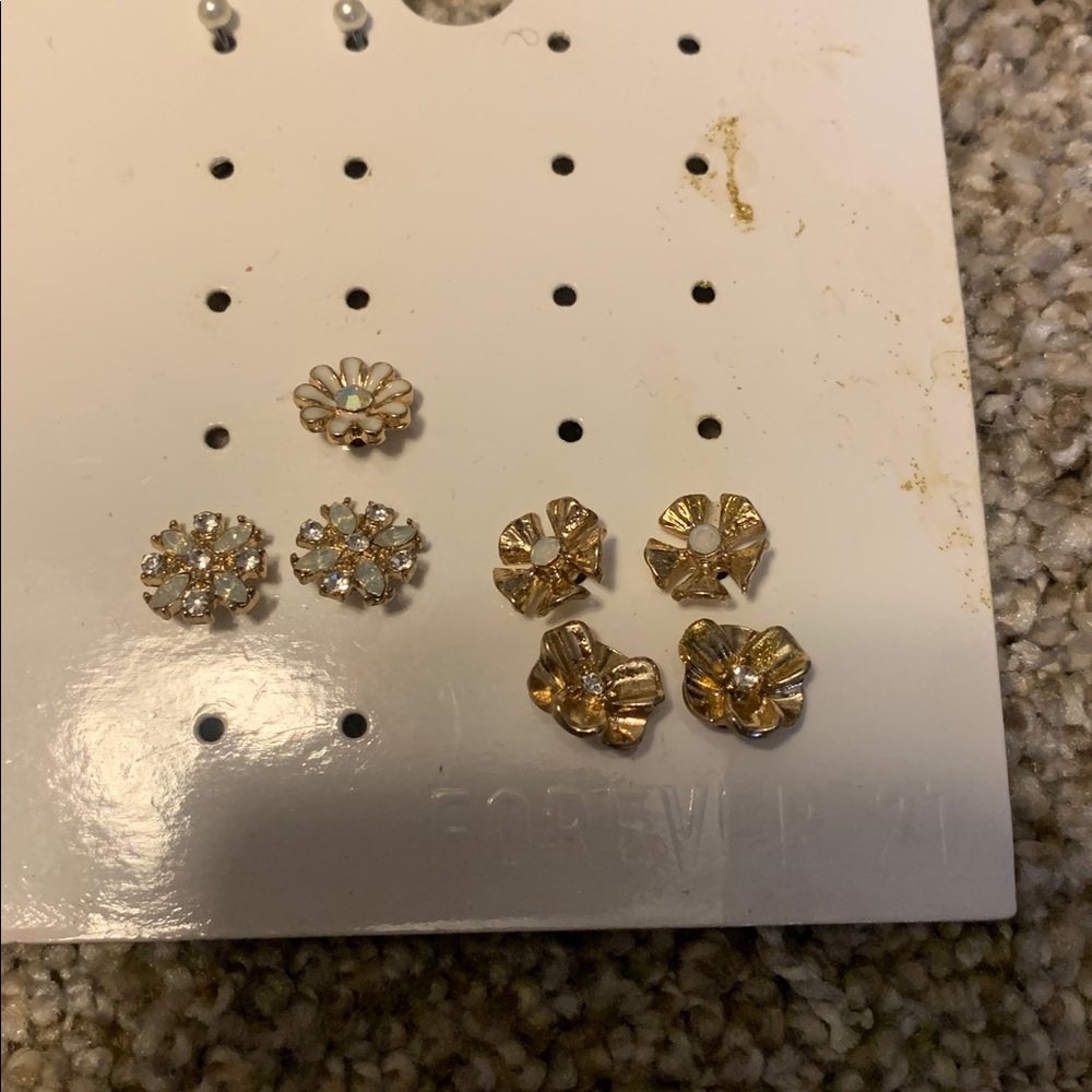 Earring bundle - Picture 2 of 4